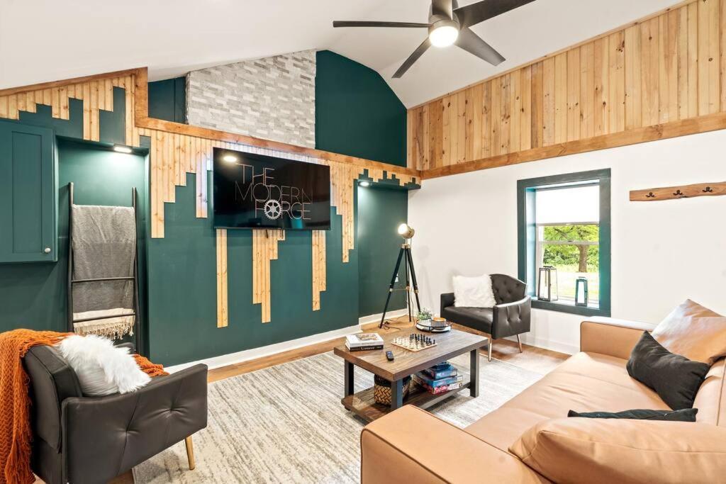 The Modern Forge Ny, Honeoye Lake Exterior foto